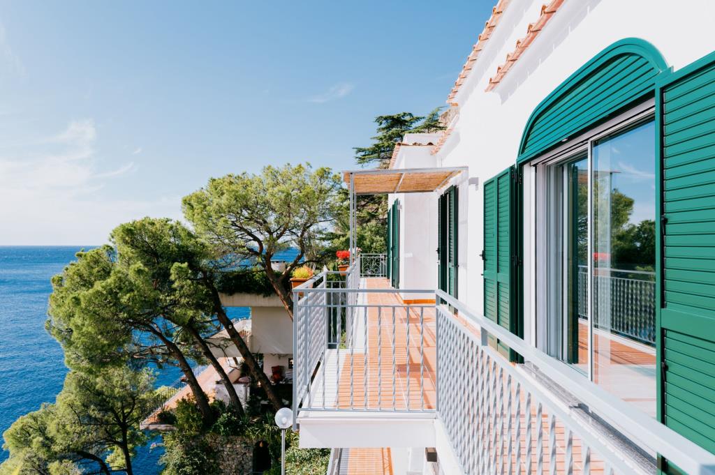 Villa Eris