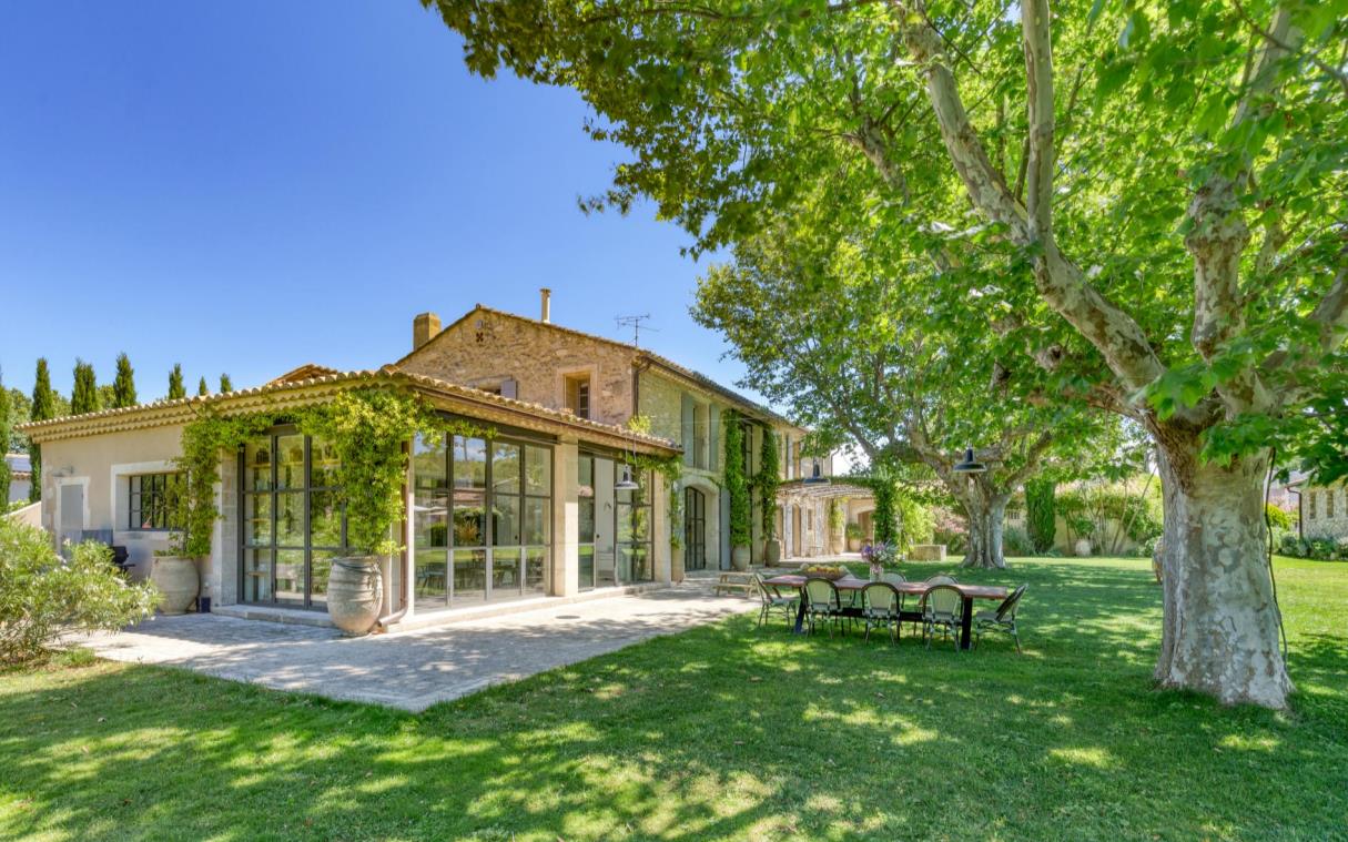 Provencal villa surrounded by green lawns