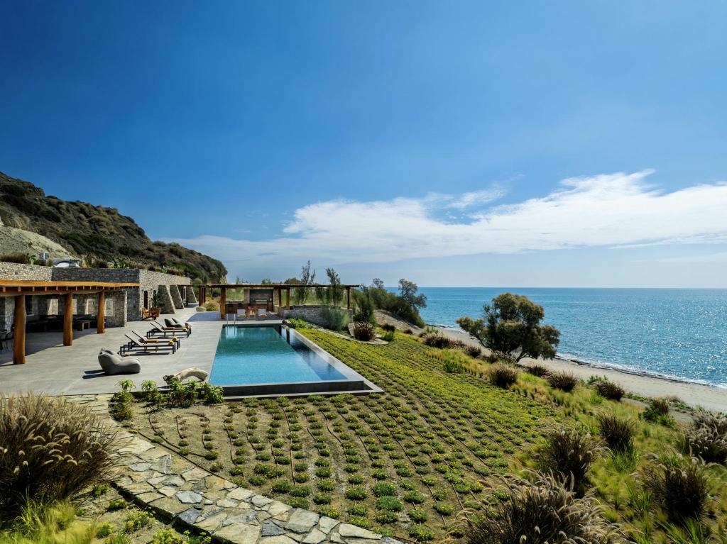 Beach House Arvi East