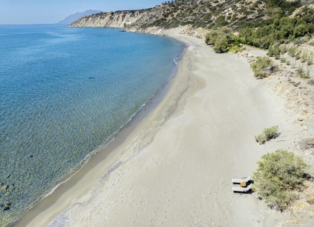 Beach House Arvi East