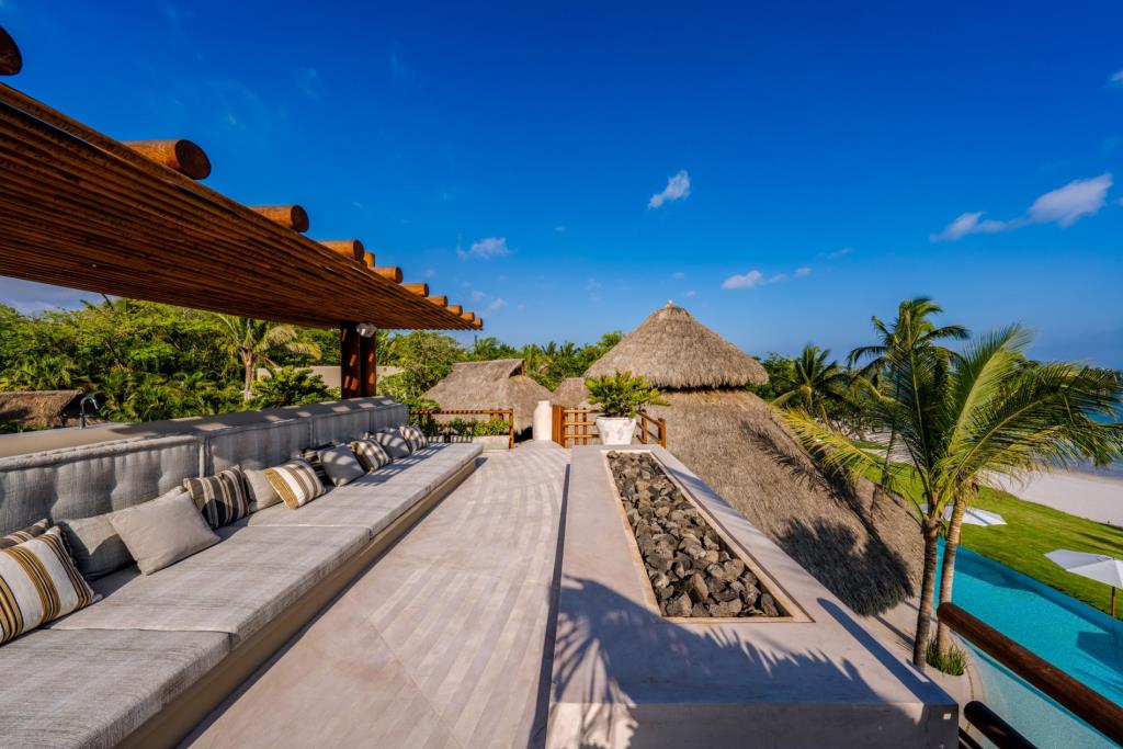 Casa Akama