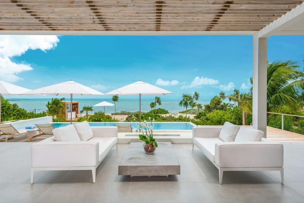 BE Long Bay – 6-bedroom Beachfront Villa