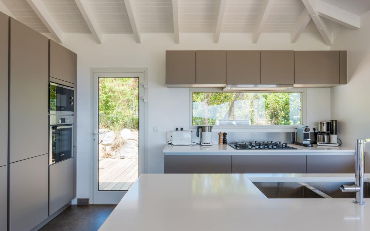 kitchen & dining area