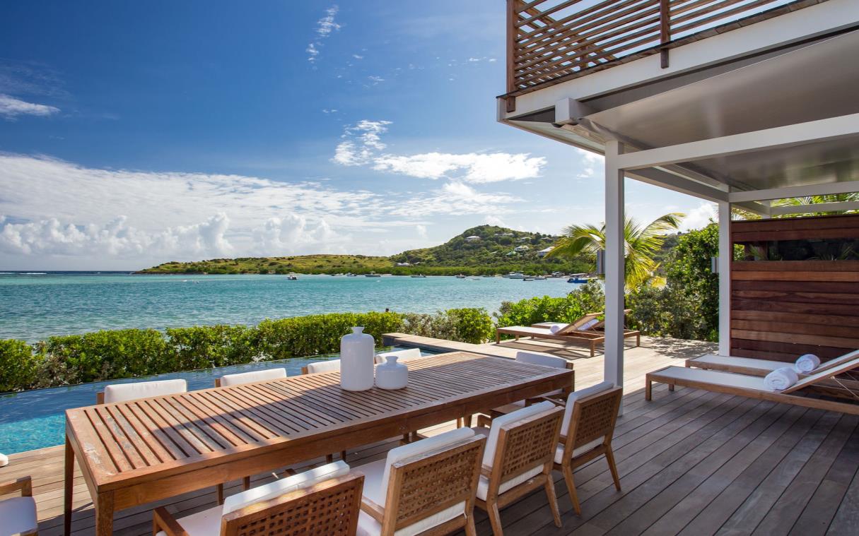 outdoor dining area