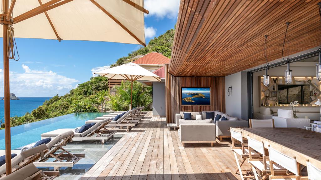 Villa June