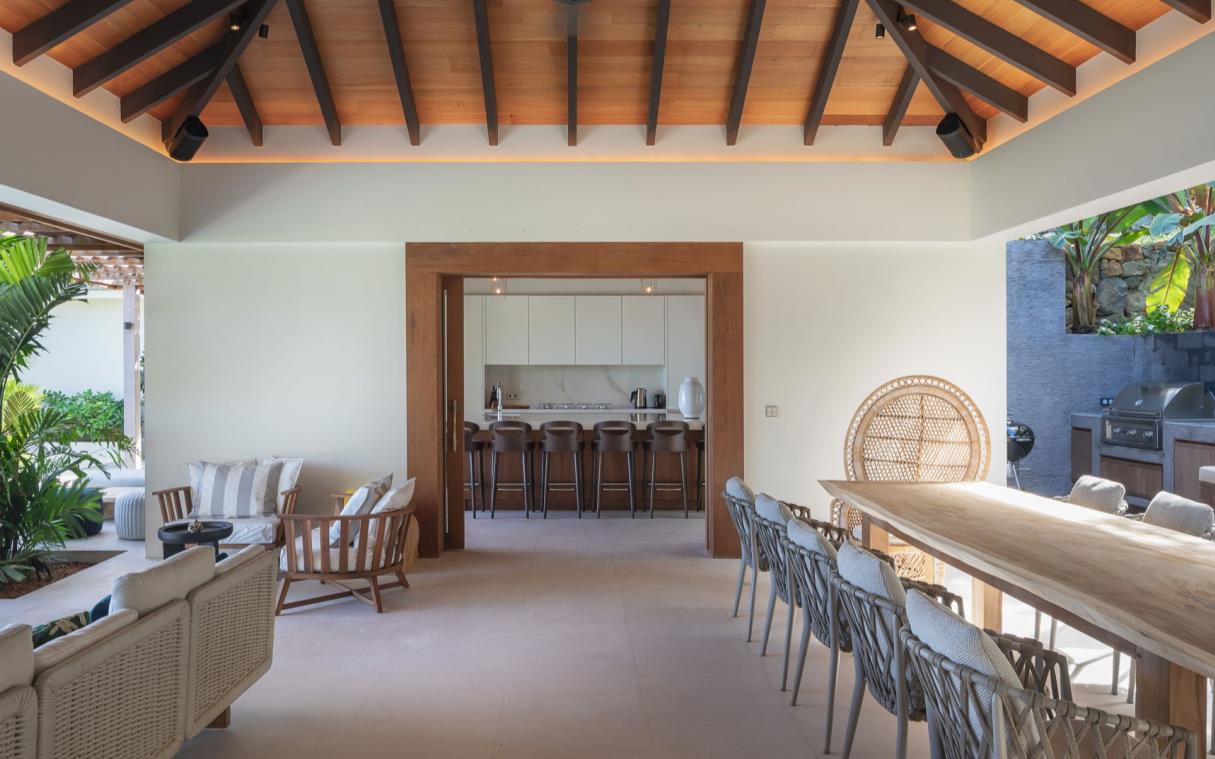 kitchen & dining area