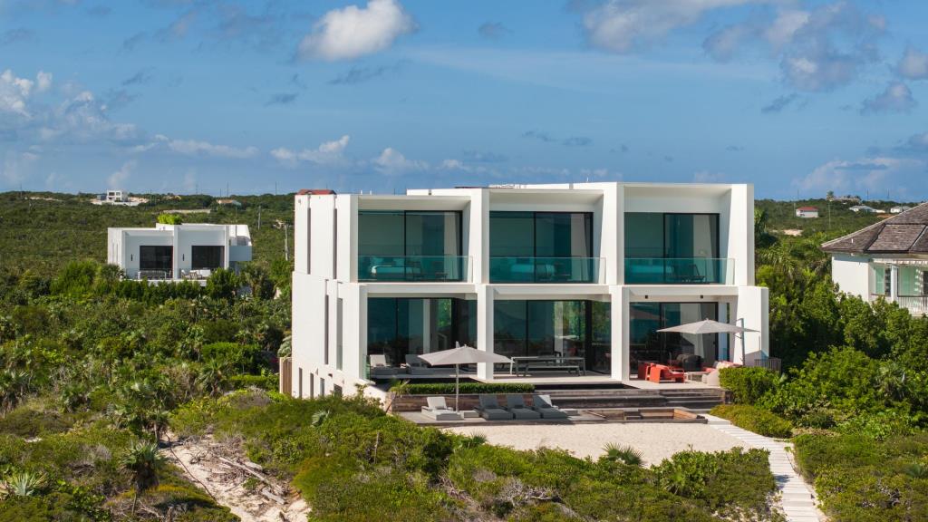 Uxue Villa – 8-Bedroom