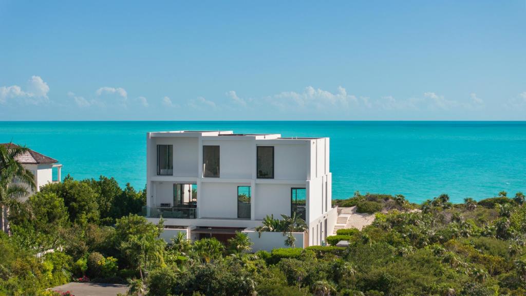 Uxue Villa – 8-Bedroom