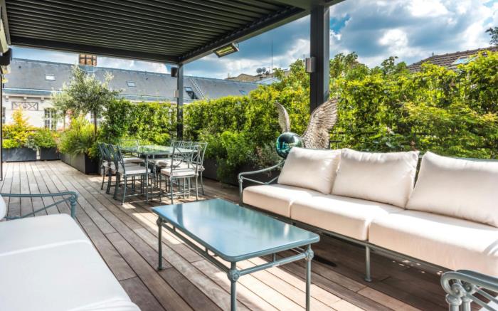 Stunning Luxury City Center Residences With Gardens image