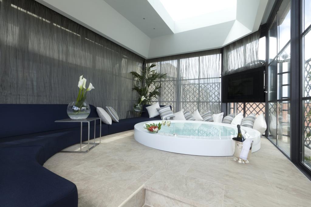 Roman Penthouse Suite