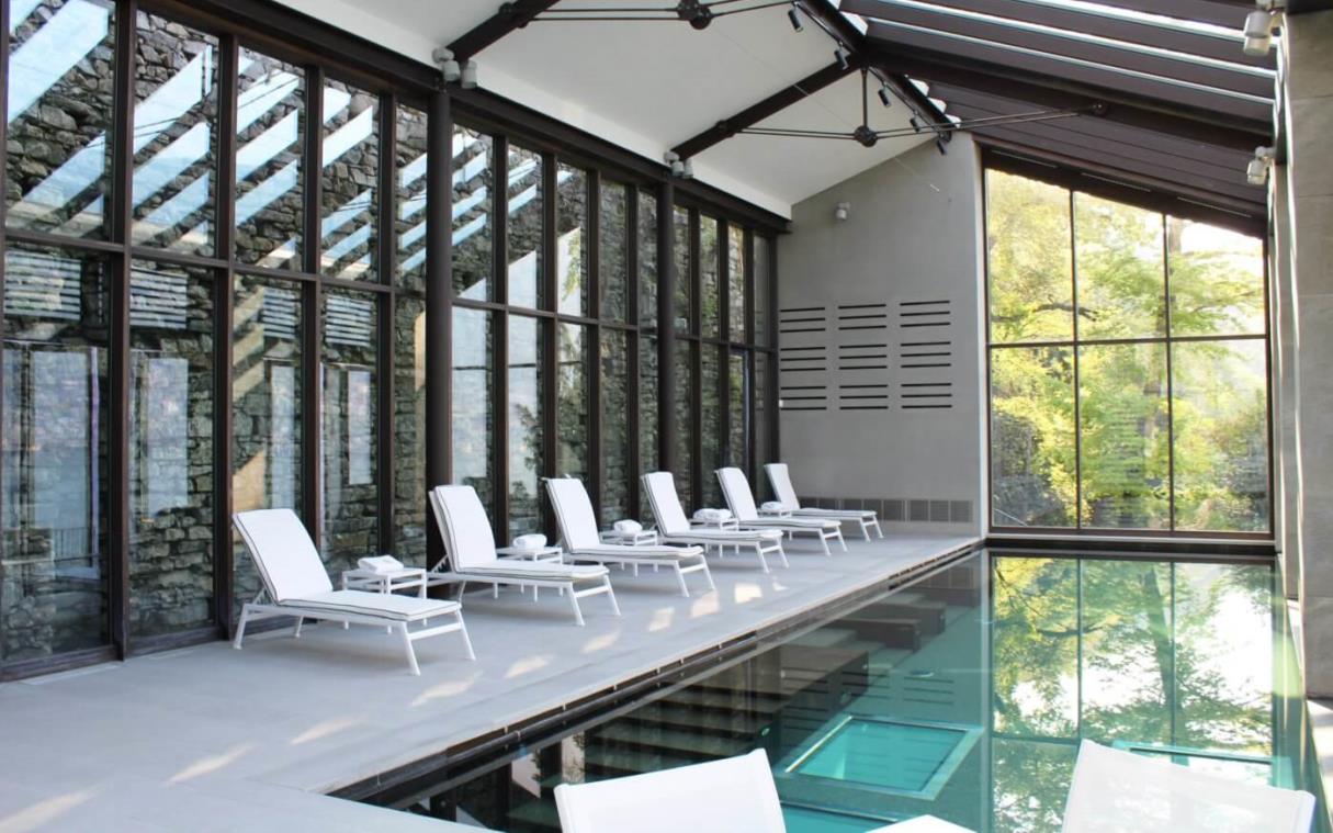 Private indoor pool in Lake Como villa