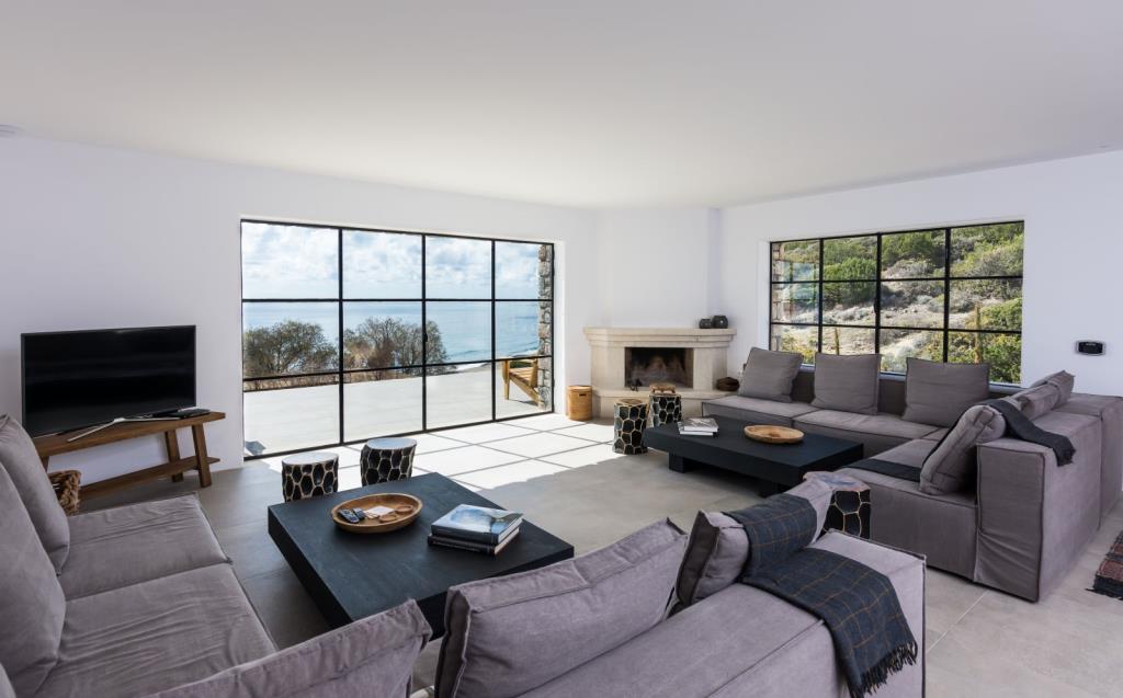 Beach House Arvi West