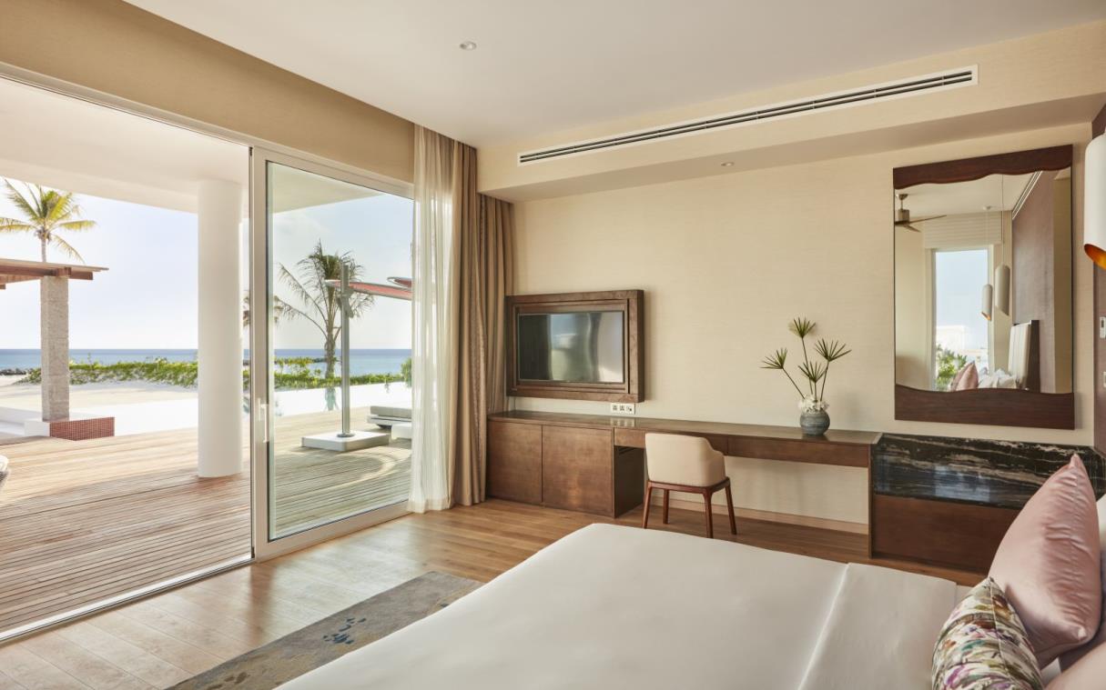villa-north-male-atoll-maldives-luxury-pool-lux-beach-retreat-BED (7).jpg