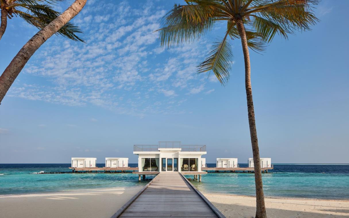 villa-north-male-atoll-maldives-luxury-pool-lux-beach-overwater-retreat-spa.jpg