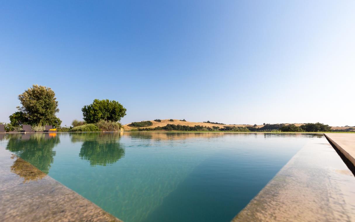 villa-maremma-tuscan-coast-tsucany-italy-luxury-pool-zen-swim (4).jpg