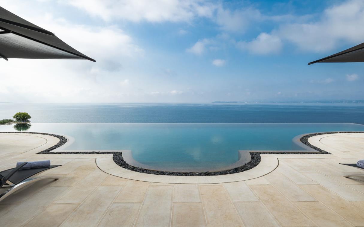villa-corfu-ionian-islands-greece-luxury-pool-ultima-corfu-swim (4)