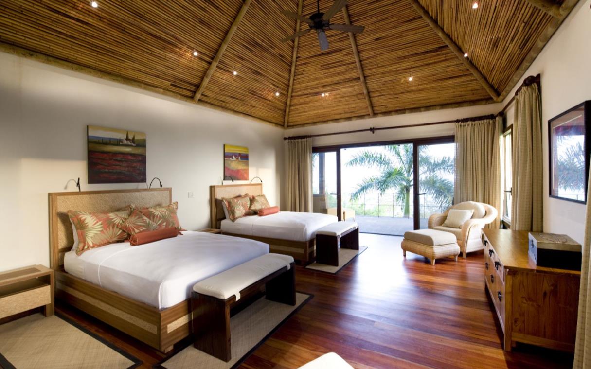 villa-costa-rica-central-america-luxury-pool-tropical-mayana-bed (2).jpg