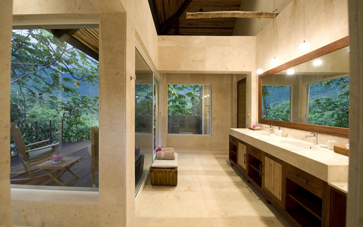 villa-costa-rica-central-america-luxury-pool-tropical-mayana-bath (2).jpg