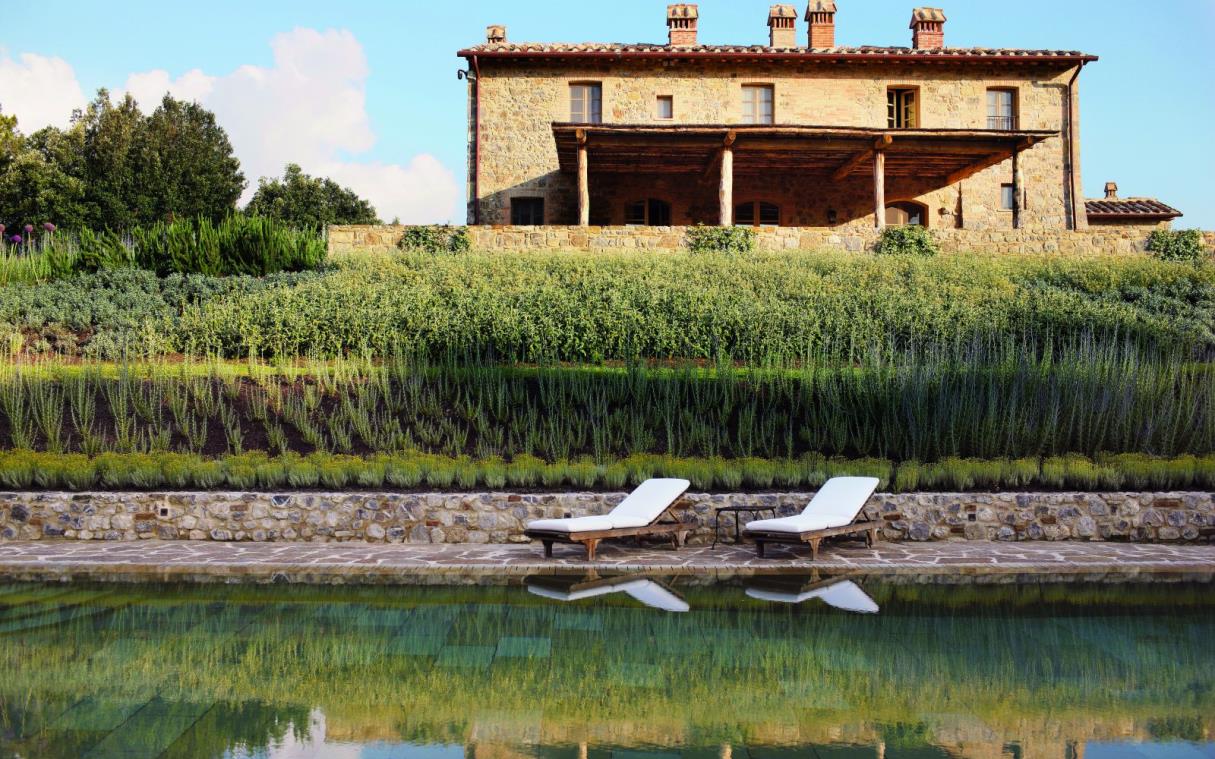 villa-siena-tuscany-italy-luxury-pool-castiglion-bosco-alba-swim (3).jpg