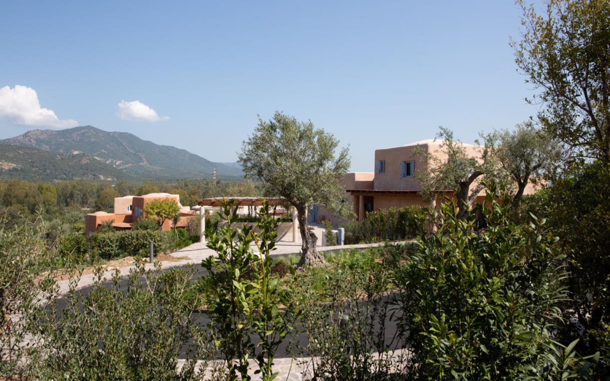 villa-sardinia-italy-luxury-countryside-luxi-ext (2).jpg