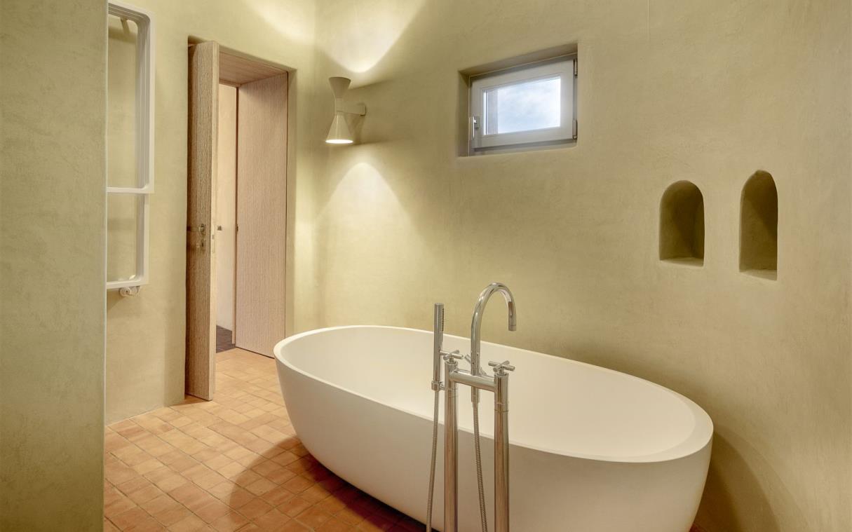 villa-sardinia-italy-luxury-pool-palas-bath (4).jpg