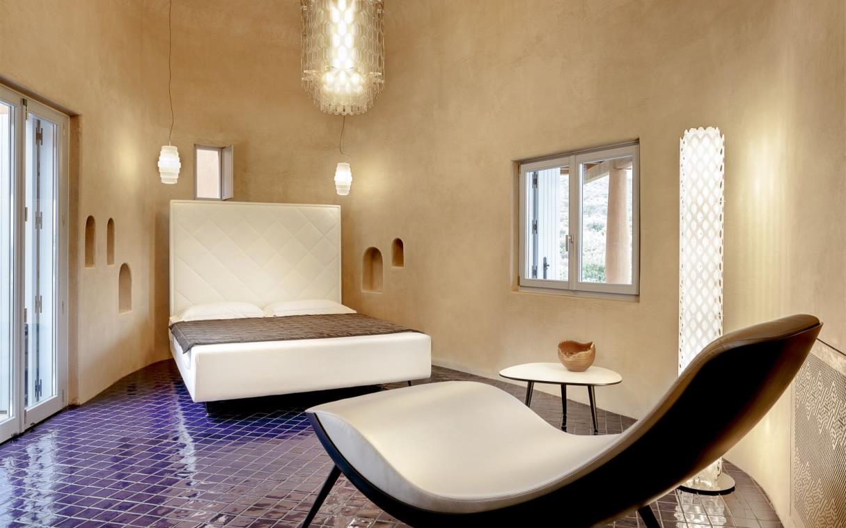 villa-sardinia-italy-luxury-pool-palas-bed (7).jpg