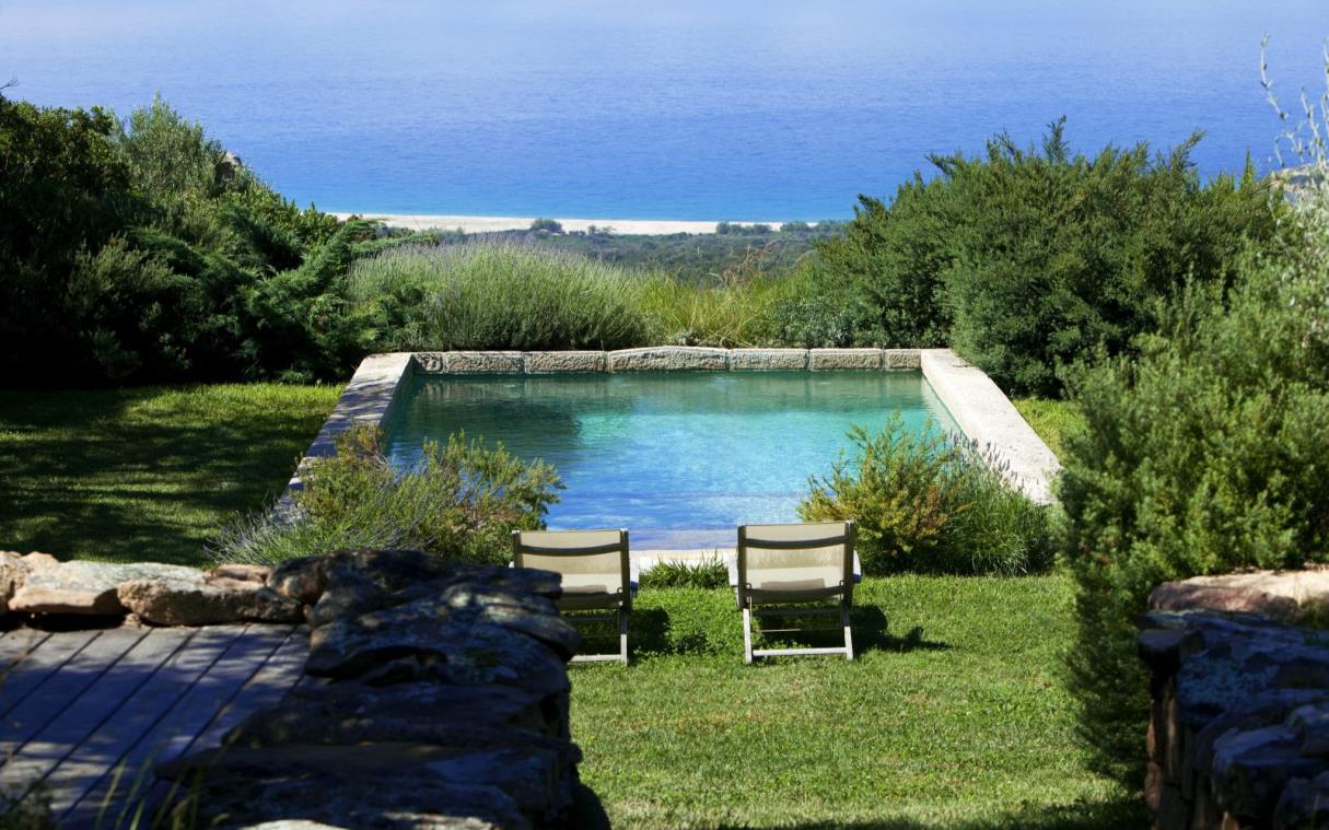 villa-corsica-france-countryside-pool-liccia-swim.jpg