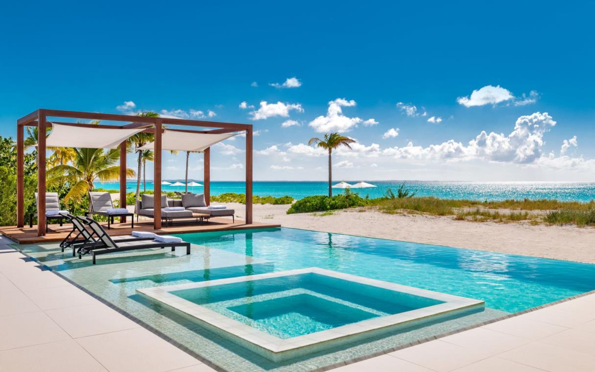 villa-grace-bay-turks-caicos-caribbean-luxury-beachfront-vision-beach-swim (1).jpg