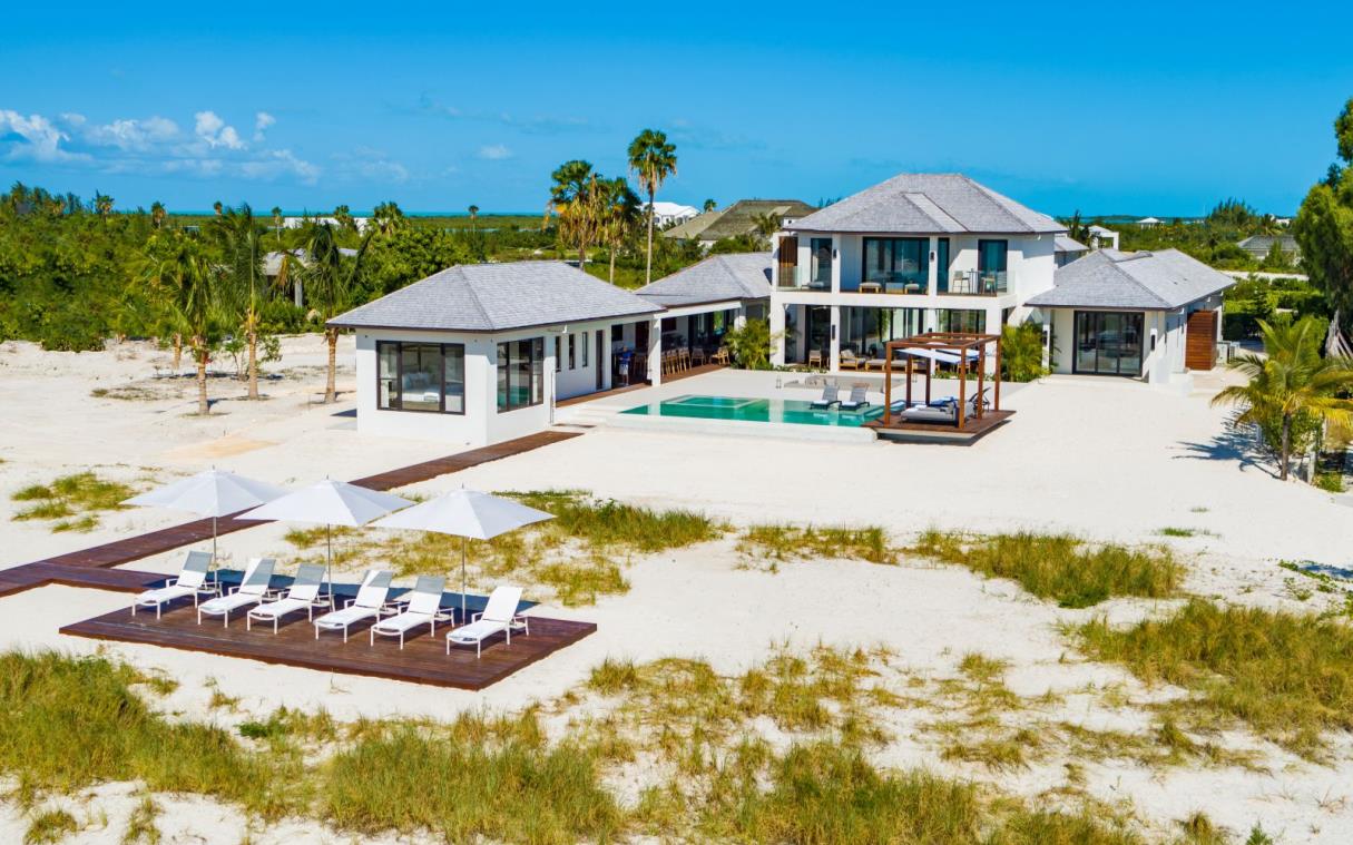 villa-grace-bay-turks-caicos-caribbean-luxury-beachfront-vision-beach-aer (8).jpg