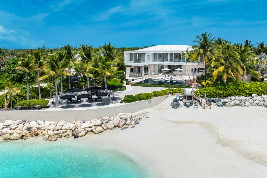 Villa AWA