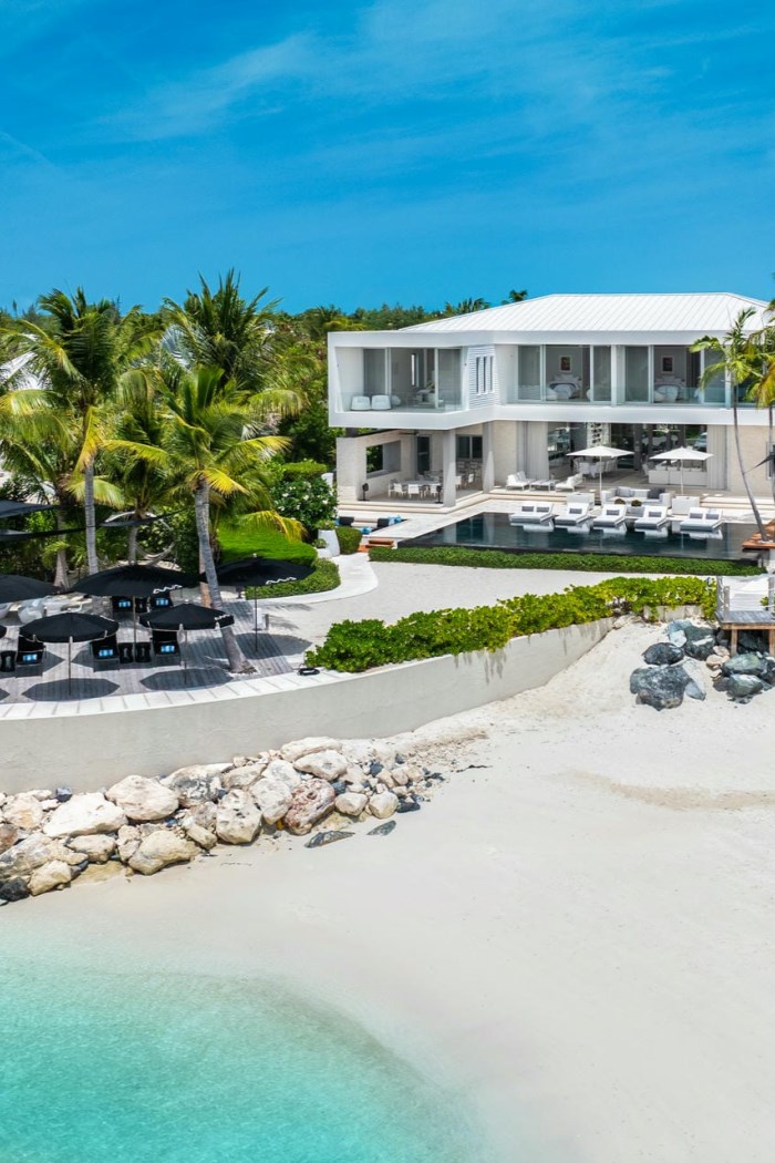 Villa AWA