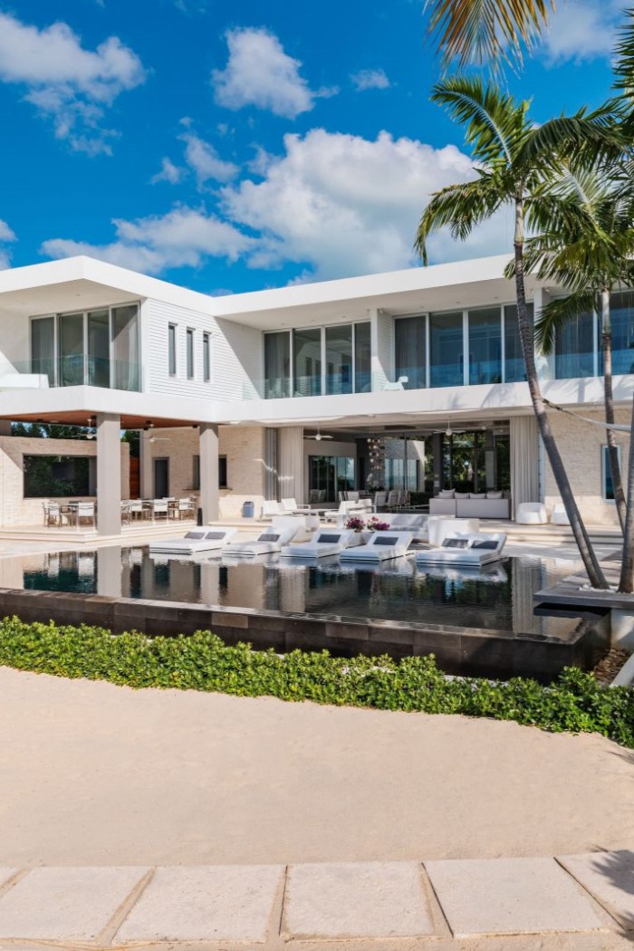 Villa AWA