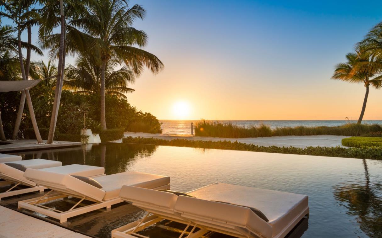 villa-grace-bay-turks-caicos-caribbean-luxury-beachfront-awa-swim.jpg