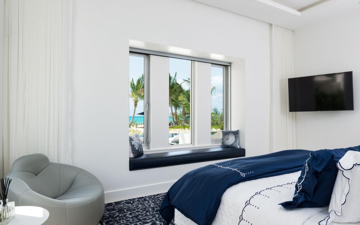villa-grace-bay-turks-caicos-caribbean-luxury-beachfront-awa-bed (1).jpg