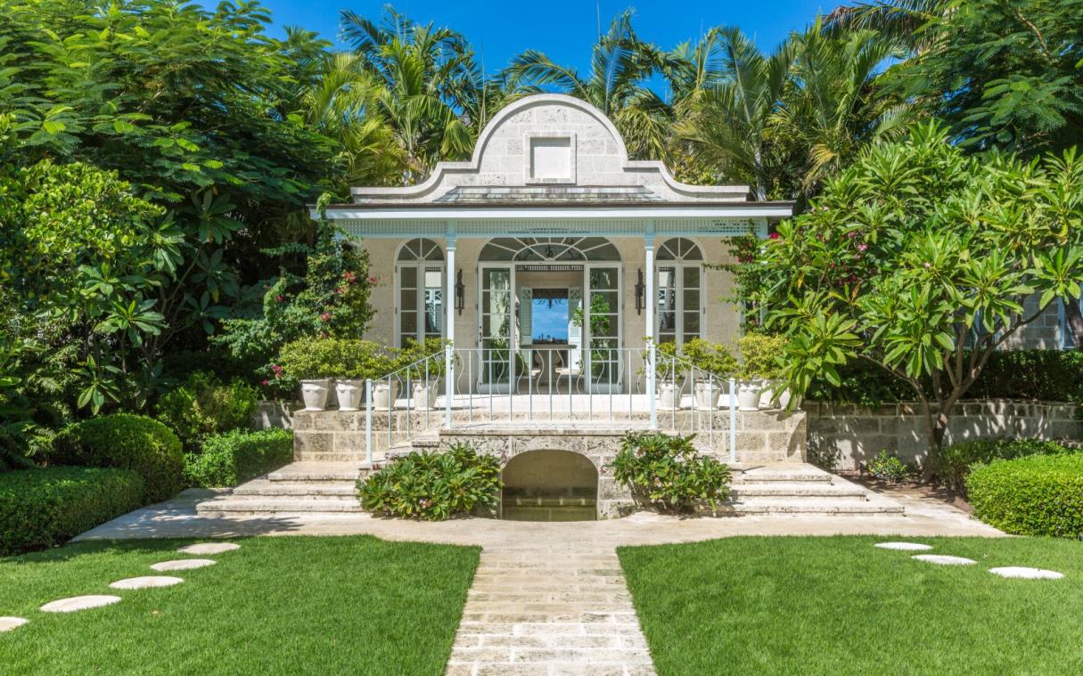villa-turks-caicos-caribbean-luxury-pool-coral-pavilion-gar-n.jpg