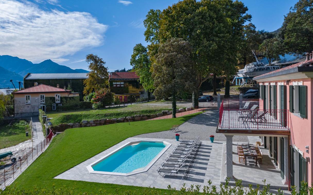 villa-lake-como-italy-luxury-pool-angela-swim (3).jpg