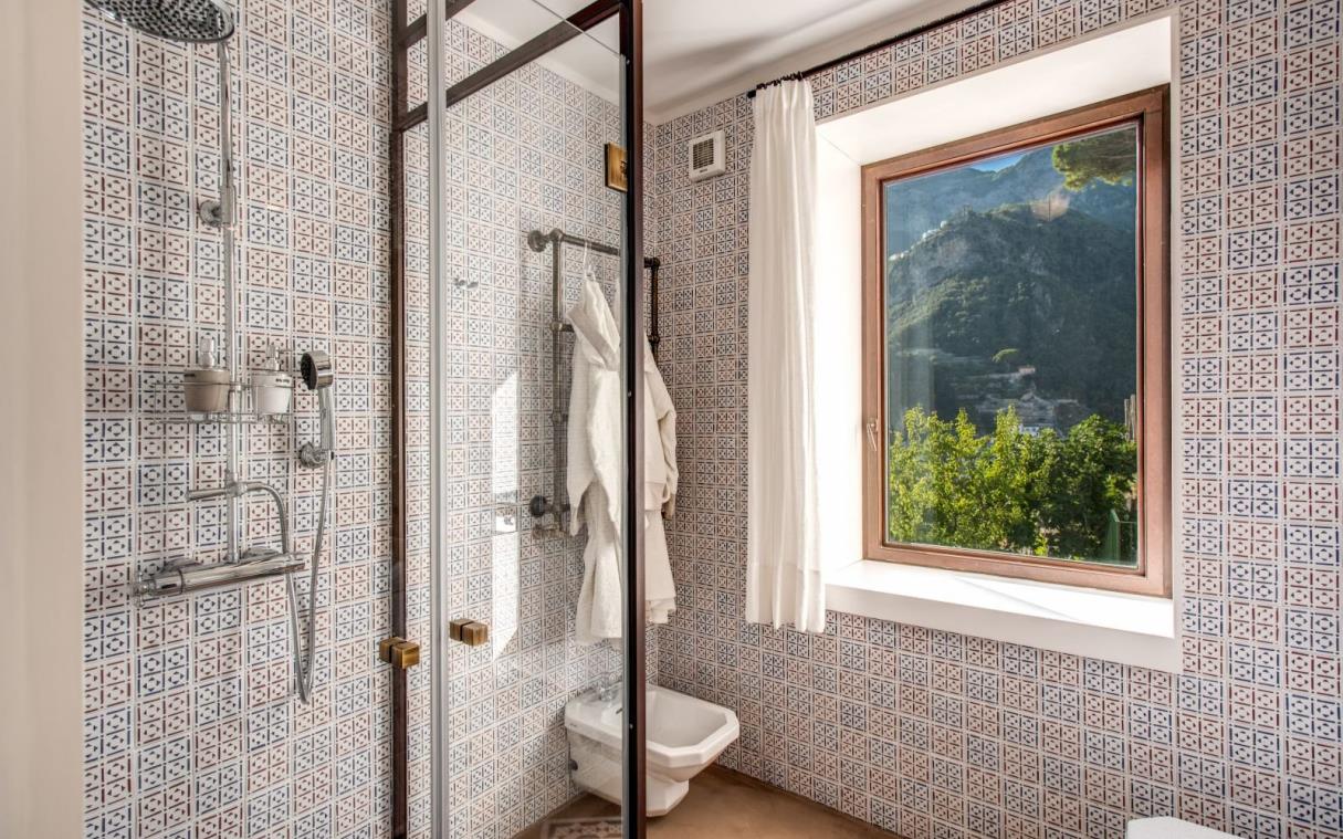 villa-amalfi-coast-italy-luxury-pool-casa-massa-bath (13).jpg