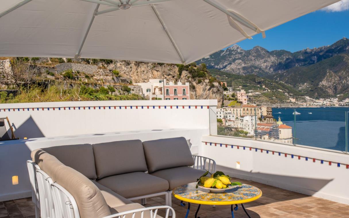 villa-amalfi-coast-italy-luxury-pool-casa-massa-out-liv (9).jpg