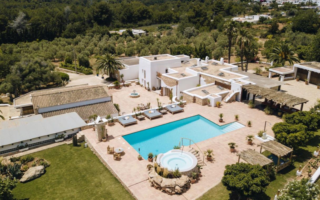 villa-ibiza-balearic-island-spain-luxury-pool-cicadas-COV.jpg