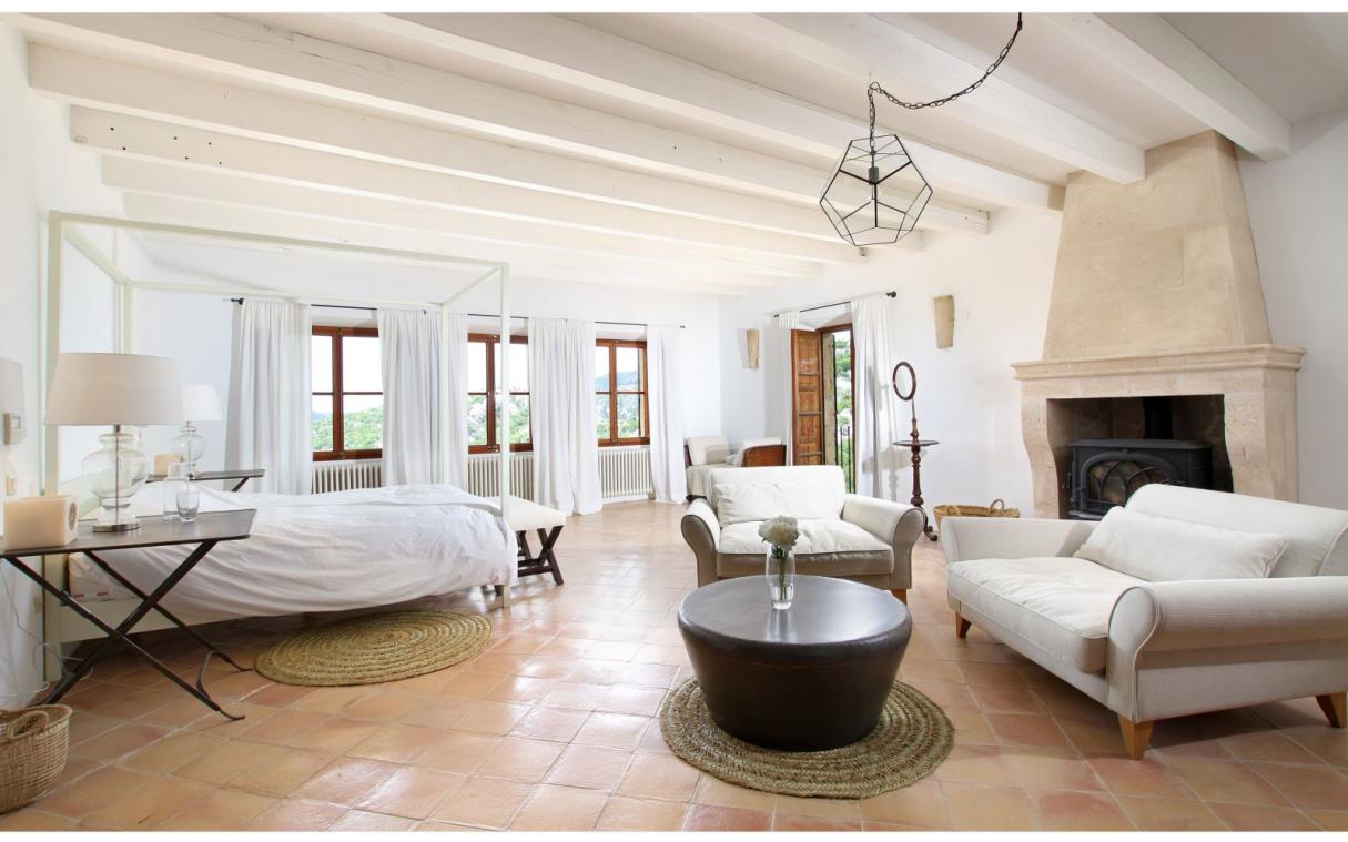 villa-mallorca-balearic-islands-spain-luxury-pool-tramuntana-bed (1).jpg