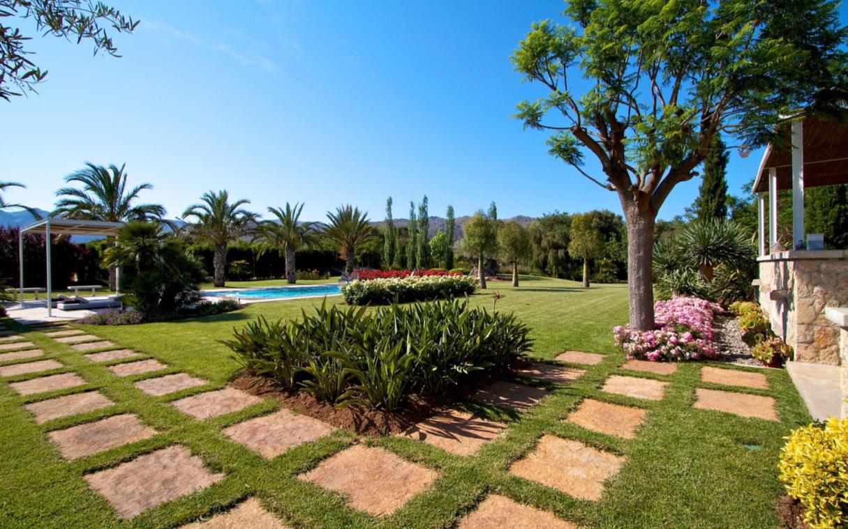 villa-mallorca-balearic-islands-spain-luxury-pool-llenaire-gar (1).jpg