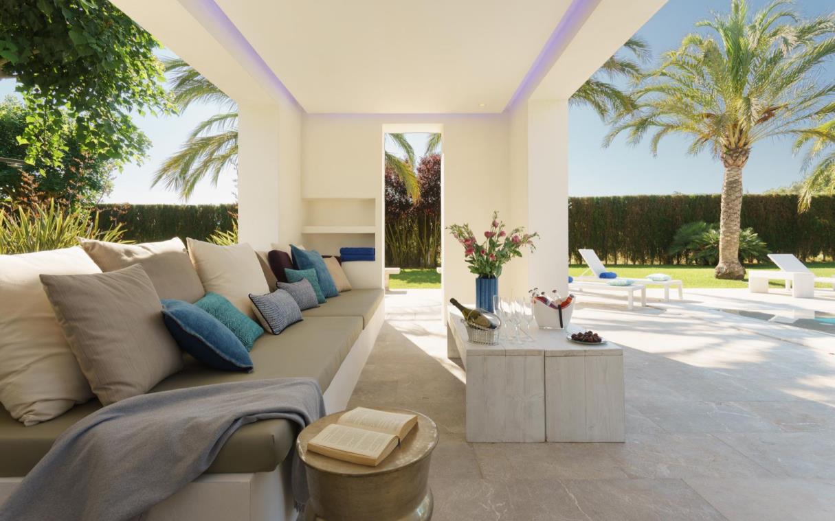 villa-mallorca-balearic-islands-spain-luxury-pool-llenaire-out-liv.jpg