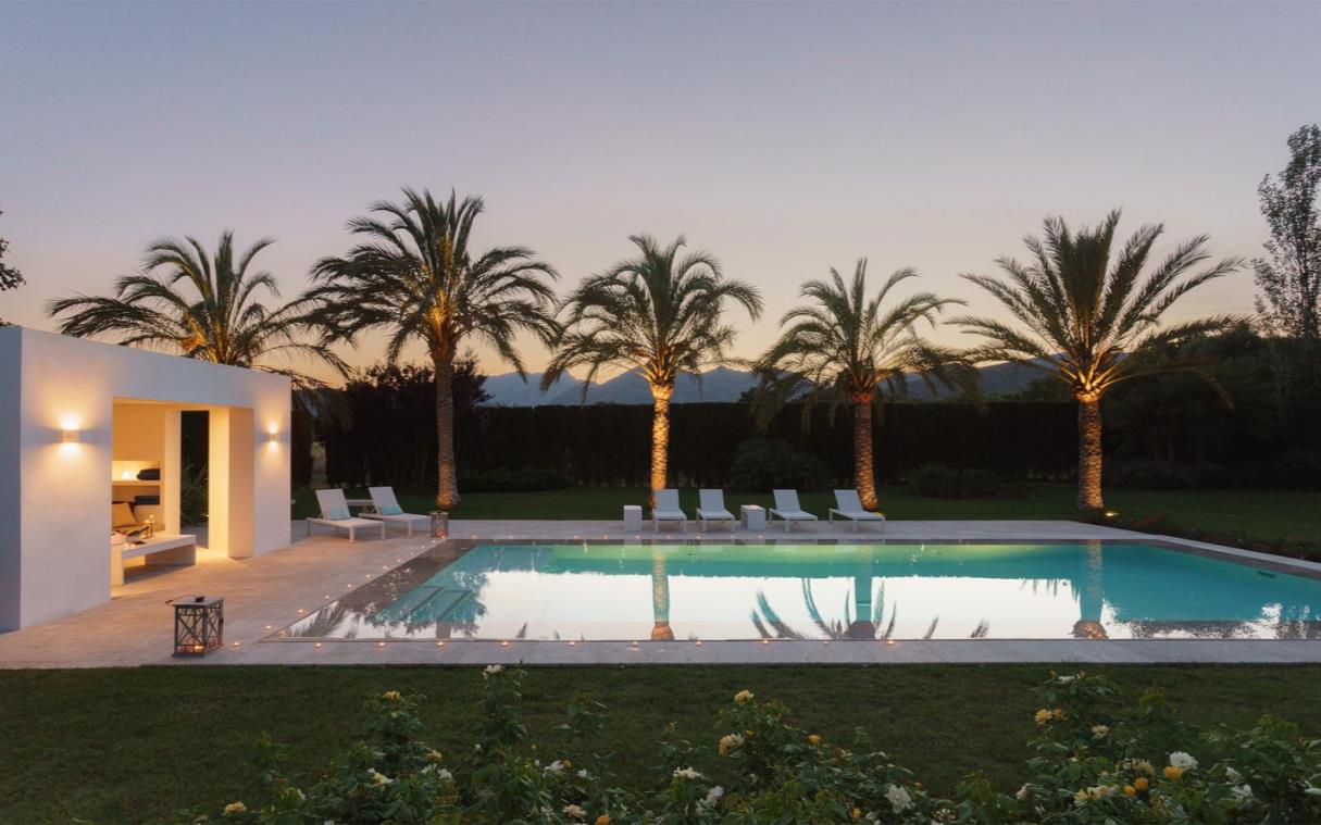 villa-mallorca-balearic-islands-spain-luxury-pool-llenaire-swim (6).jpg