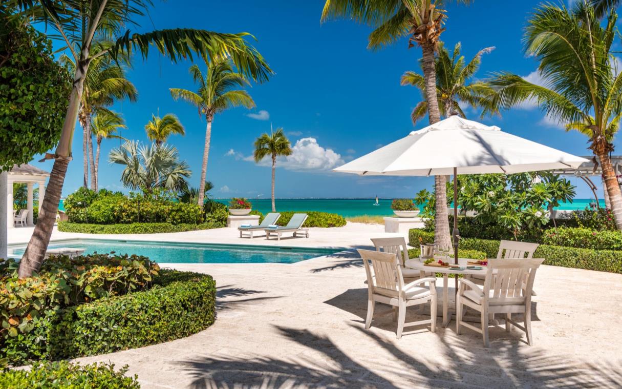 villa-grace-bay-turks-caicos-caribbean-luxury-beachfront-coral-swim (2)