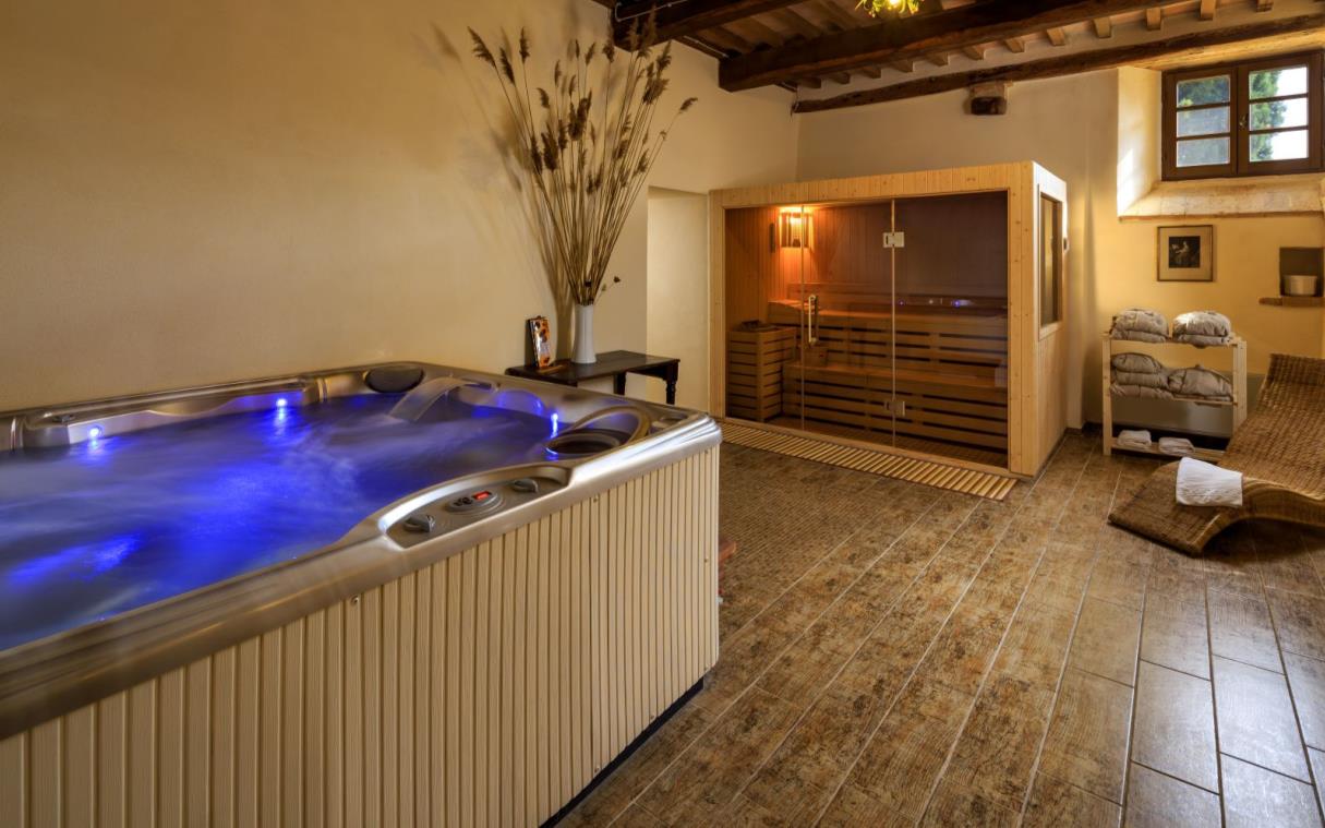 villa-siena-tuscany-italy-luxury-pool-montesoli-spa (1)