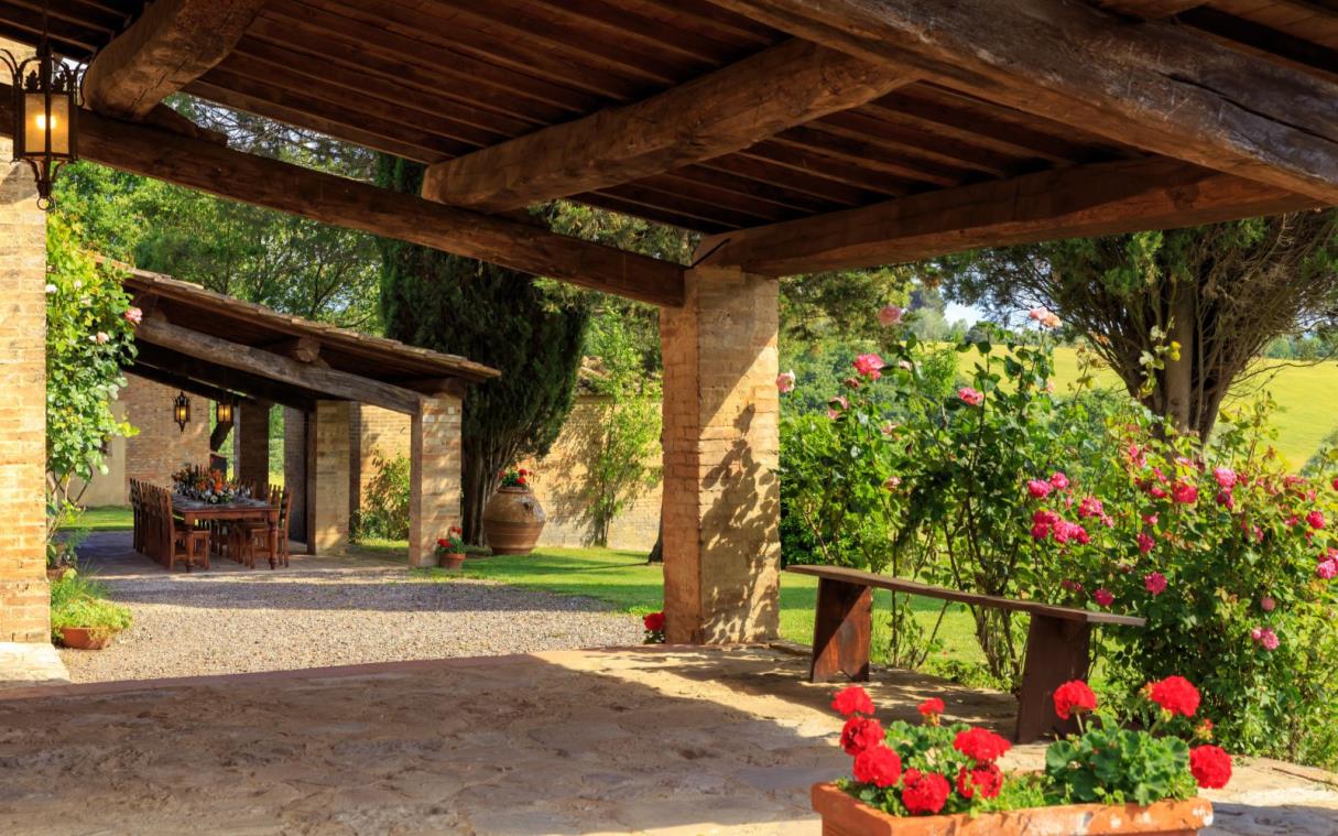 villa-siena-tuscany-italy-luxury-pool-montesoli-ext (4)