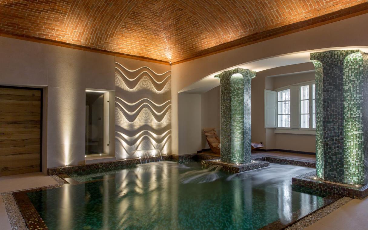 villa-lake-garda-italy-luxury-historic-pool-caratti-spa (1).jpg