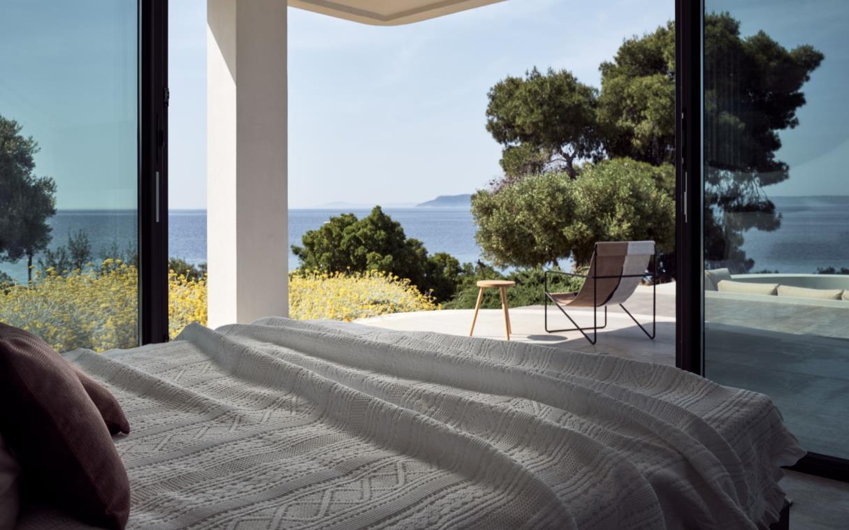 villa-halkidiki-greece-luxury-pool-sea-dikoarch-bed
