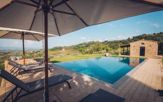 Villa Montepulciano Siena Italy Countryside Pool Luxury Icario Chiani Swim 8