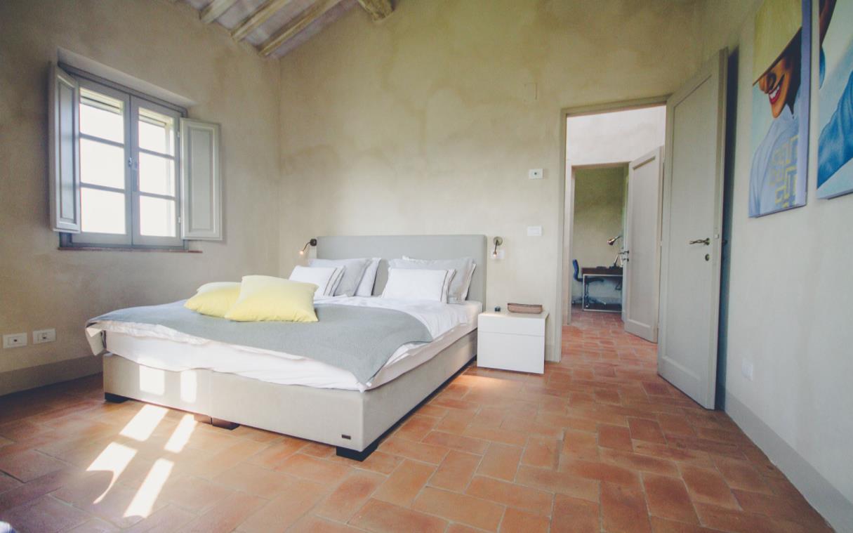 Villa Montepulciano Siena Italy Countryside Pool Luxury Icario Chiani Bed 7